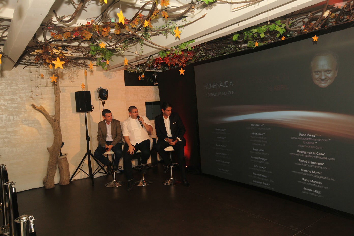 Press Conference A 4 Manos 2